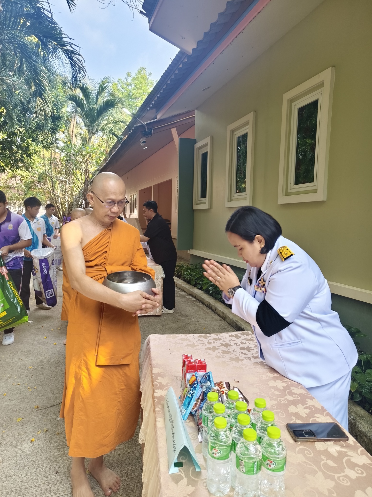 title - ส.ป.ก.นครปฐม เข้าร่วมพิธีเจริญพระพุทธมนต์และพิธีตักบาตร เฉลิมพระเกียรติสมเด็จพระกนิษฐาธิราชเจ้า กรมสมเด็จพระเทพรัตนราชสุดา สยามบรมราชกุมารี เนื่องวันคล้ายวันพระราชสมภพ 2 เมษายน และพิธีทอดผ้าป่าสมทบกองทุนพัฒนาเด็กชนบทในพระราชูปถัมภ์สมเด็จพระเทพรัตนราชสุดาฯ สยามบรมราชกุมารี